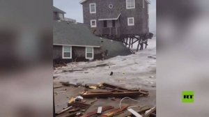 انهيار 5 منازل في ولاية أمريكية بسبب مد بحري مفاجئ