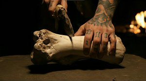 Резка предметов доисторической эпохи. Ai Video