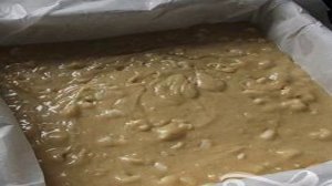 Кокосовые пирожные с орехами