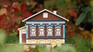 Видеоинструкция по сборке домика-светильника "Губернский"