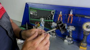 Абразивный износ турбины! Грязь в системе смазки турбины.