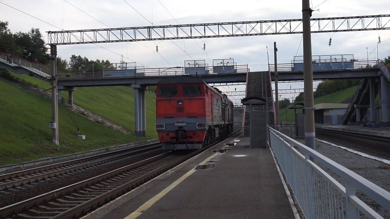 Тепловоз 2ТЭ10М-2094 резервом.