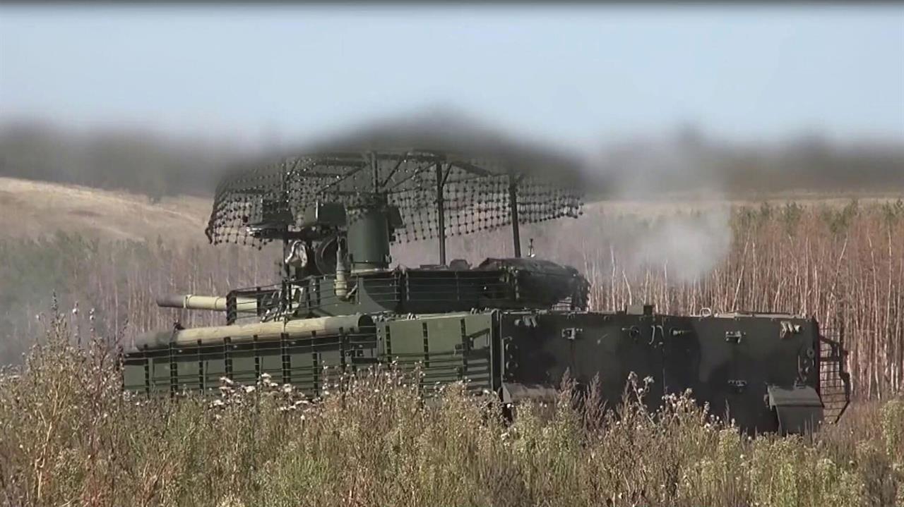 Военнослужащие Сухопутных войск отмечают профессиональный праздник на боевом дежурстве