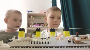 обзор корабля, построенного братом  (LEGO TITANIK)