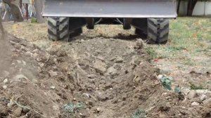 Продолжаются работы по установке автоматической системы полива в сквере на Адмиралтейском проезде