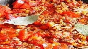 Кальмары с помидорами и молодой картошкой