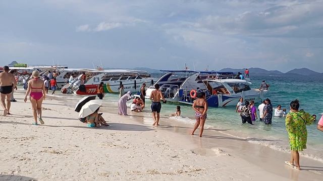 Пхукет в несезон. Экскурсия на острова Пхи-Пхи. Остров Кхай. смотреть онлайн
