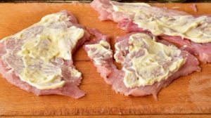 Мясные рулетики с чесноком