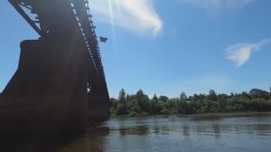 ЛОДКУ ПНД БРОСАЕМ С МОСТА для телеграм канала @lodki_pnd