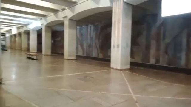 Нижегородское метро. "Шестёрка" и "Номерной" на станции "Комсомольская" смотреть онлайн