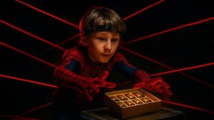 Елисей ПРОХОДИТ через ЛАЗЕРЫ и украдёт ШОКОЛАД?! Ограбление века! Челлендж Елисей Сей