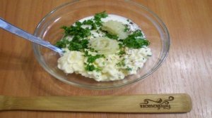 Картошка под чесночным соусом в духовке