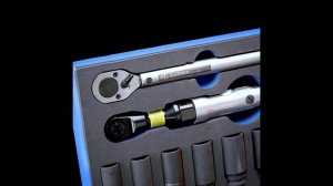 Набор пневмоинструмента GARWIN INDUSTRIAL 646560, с гайковертом, 32 пр. ложемент EVA