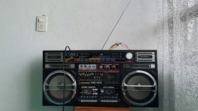 Наушники: От 2 кг на плече до AirPods в ухе