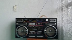 Наушники: От 2 кг на плече до AirPods в ухе