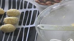 Кокосовые конфеты с миндалем и шоколадом