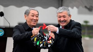 Адылбек Касымалиев передал 50 автомобилей Национальному статистическому комитету Кыргызстана