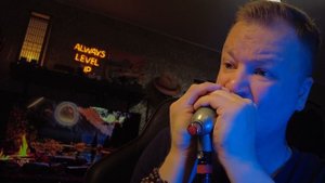 А мне по кайфу..