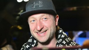 Евгений Плющенко показал вблизи лицо после пластики