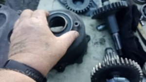 Снятие подшипника с раздатки УАЗ Буханкп