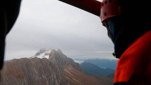Спасатели на вертолете эвакуировали пострадавшего и погибшего с горы Фишт в Адыгее