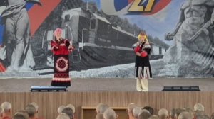 "Девушки фабричные" - Елена Безрядина и Анна Егорова