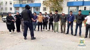 В Нижневартовске полицейские задержали группу незаконных мигрантов