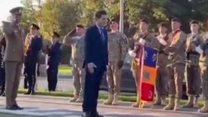 Вот что получается, когда президентов набирают по объявлению в рекламке 😂 !!!