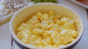 Мясной салат с колбасой