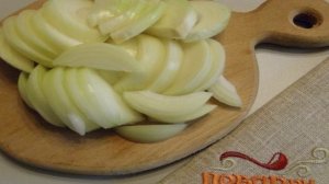 Картошка с курицей в духовке под соусом