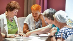 Малоимущим россиянам предложили выдавать продовольственные сертификаты