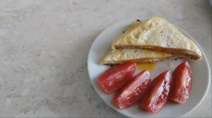 Быстрый завтрак. горячий бутерброд с яйцом,  сыром и ветчиной. готовлю. рецепт