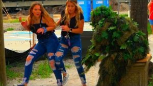 BUSHMAN PRANK AT THE JONAS BROTHERS CONCERT