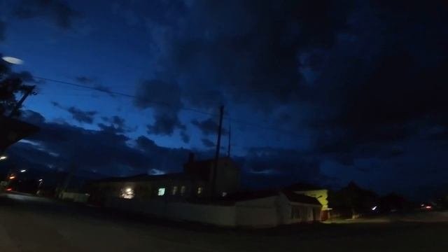 Сальск Первомайская 2 ночью здание с громоотводом