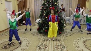 2016-2017 Новый год  Максима  сад