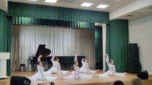 Танцевальный коллектив" Возрождение"