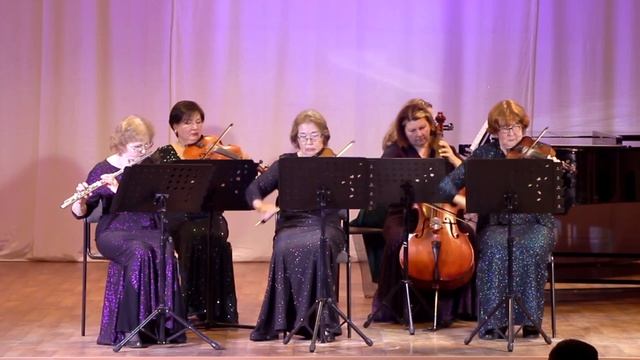 13 Н. Гланцберг, обр. М. Цыбченко Падам, падам, исп. струнный ансамбль Мэнуэт, рук. Ушакова А.А. смотреть онлайн