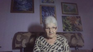 И грязная тара из-под молочки, собака и дети все в одной ванне