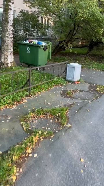 Зачем заваривают мусоропроводы в домах..