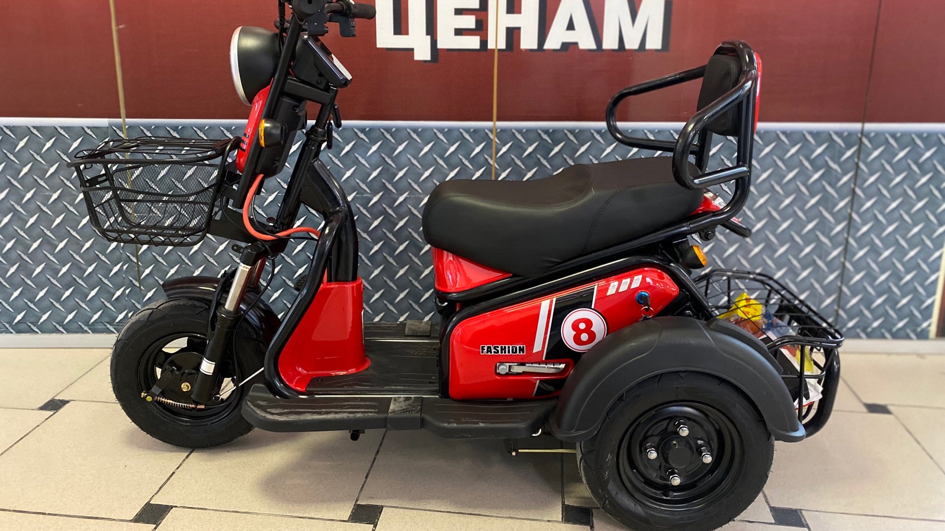 Трехколесный двухместный электроскутер для пожилых людей и инвалидов - Eco Koleso Dacha (Дача) смотреть онлайн