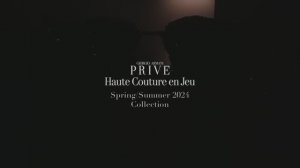 Показ женской коллекции Armani Privé Haute Couture en Jeu весна-лето 2024