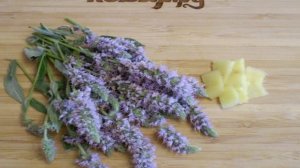 Медовый напиток с мелиссой