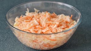 Квашеная капуста с клюквой и яблоками