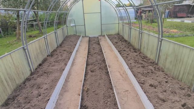 2 октября, Московская обл.
Где зимует аккумуляторный опрыскиватель.
