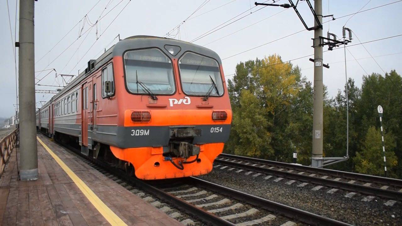 Электропоезд ЭД9М-0154. Покатушки от Присягино до Гребного канала+отправление.