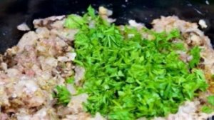 Курица с черносливом и орехами