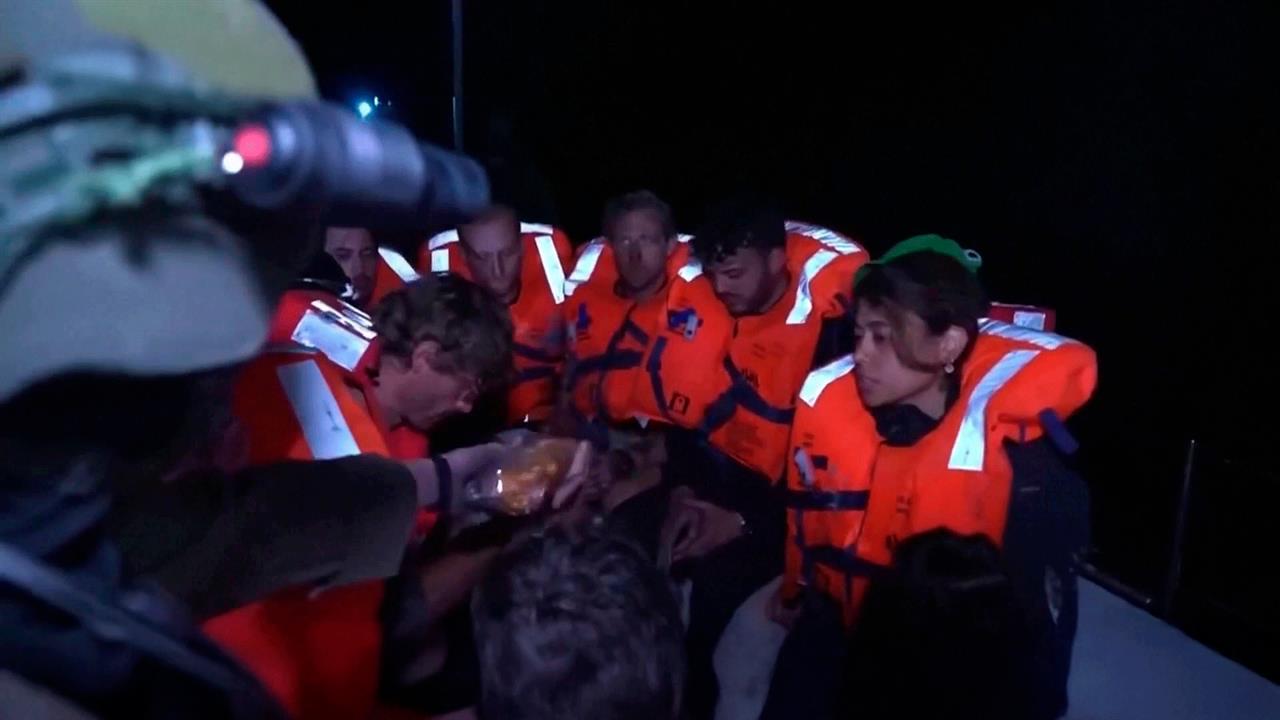 Появились кадры задержания "флотилии Греты Тунберг"