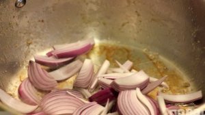 Курица с ананасами в кисло-сладком соусе