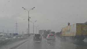 Мокрая рулетка: проезжаем МКАД под шквалом воды