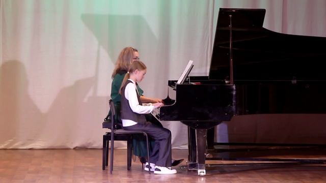 05 Е. Бурковская Буги-вуги, исп. фортепианный ансамбль Чупина Алена и рук. Бабинцева Н.В. смотреть онлайн